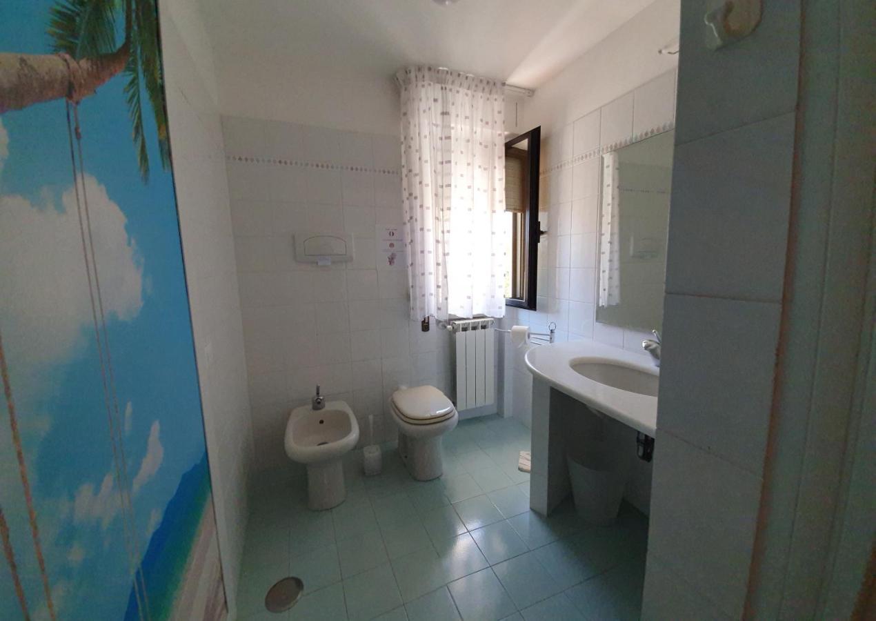 Acquamarina Hotel Чивитавекия Екстериор снимка